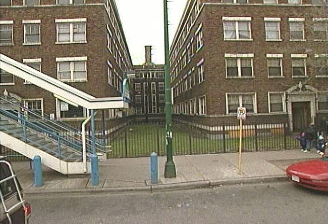 Primary Photo - 6236-6242 S King Dr