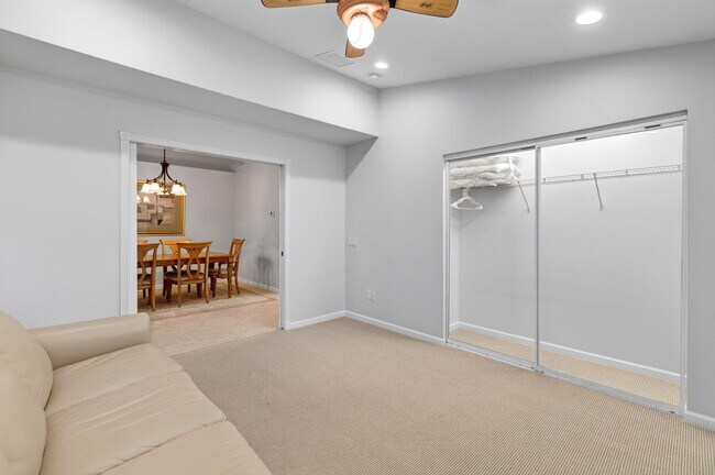 Building Photo - 9895 Tallyrand Dr