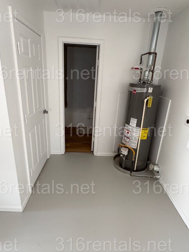 Building Photo - 6446 Mabel St