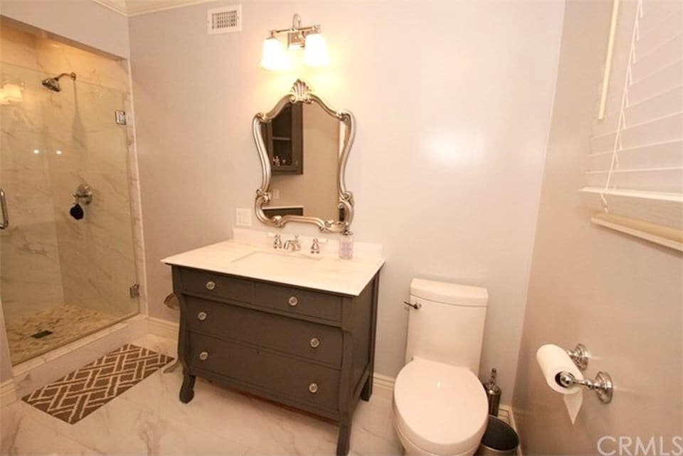 Master Bathroom - 10304 Cliota St