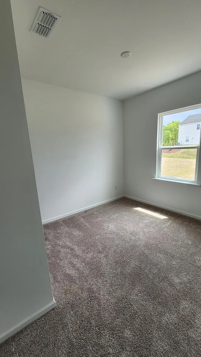 Building Photo - Room in House on Godwit Ln
