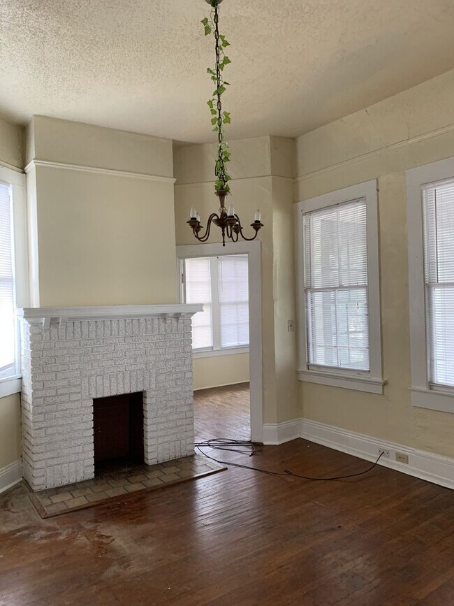 Building Photo - 2405-24055 Napoleon Ave