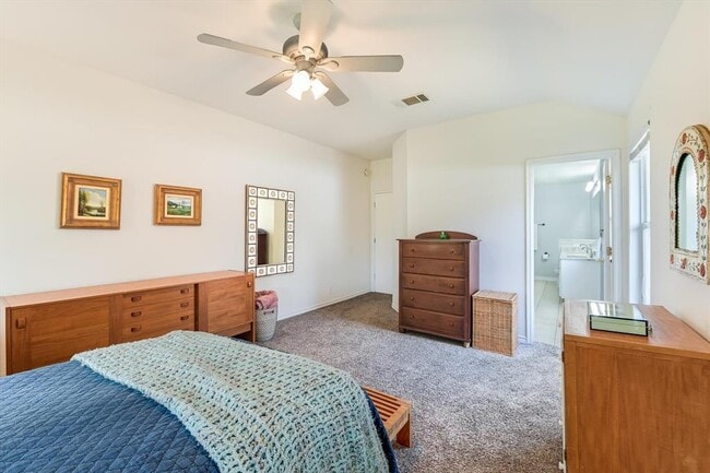 Building Photo - 802 Lantana Dr