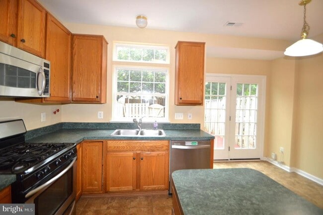 Building Photo - 21081 Pickerelweed Terrace