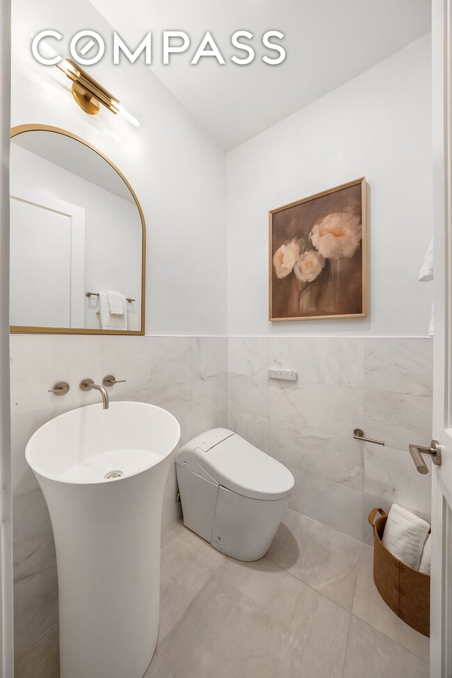 Building Photo - 53 W 85th St