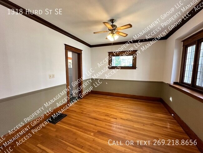 Building Photo - Eastown Three Bedroom Clean Home