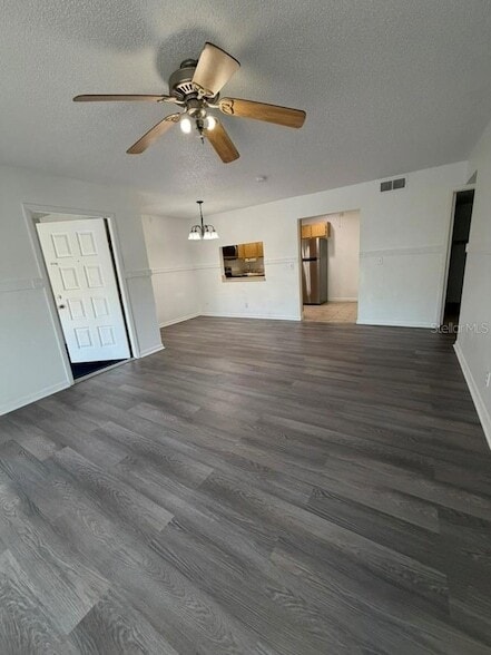 Building Photo - 1322 S Pine Ridge Cir