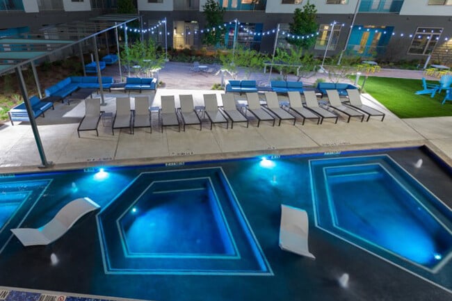 Building Photo - 2823 E Martin Luther King Jr Blvd