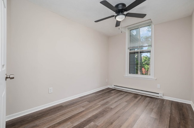 Building Photo - 3030 Cleinview Ave