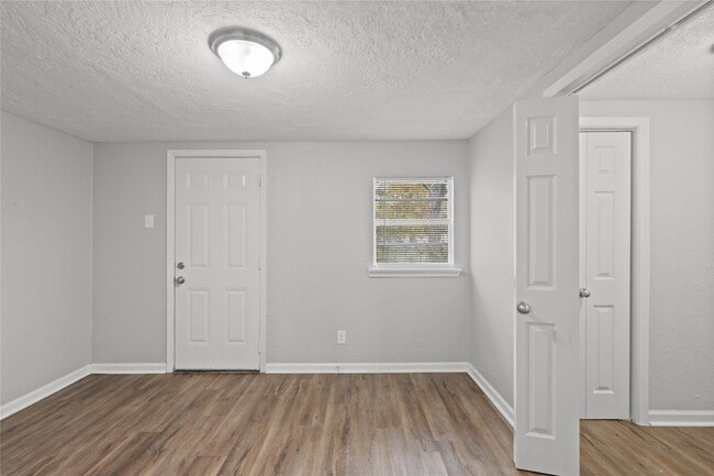 Building Photo - 419 N Parrish St