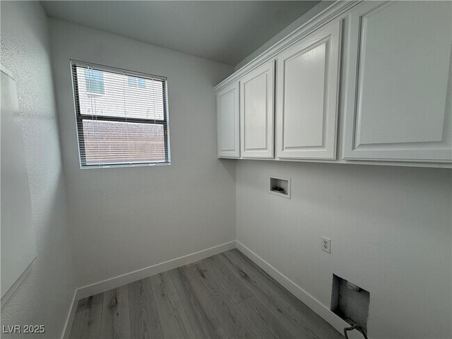 Building Photo - 8181 Altamont Ridge St