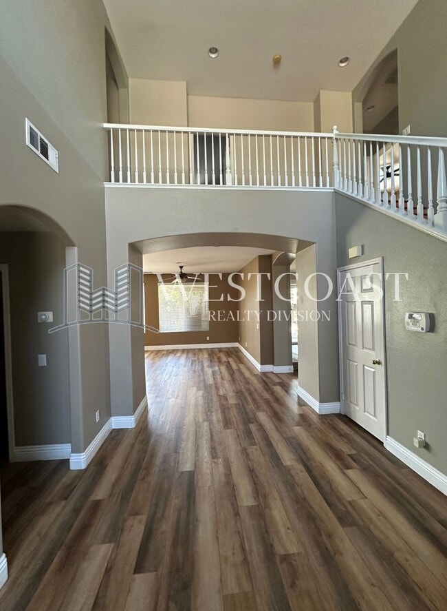 Building Photo - 26719 Evergreen Ave