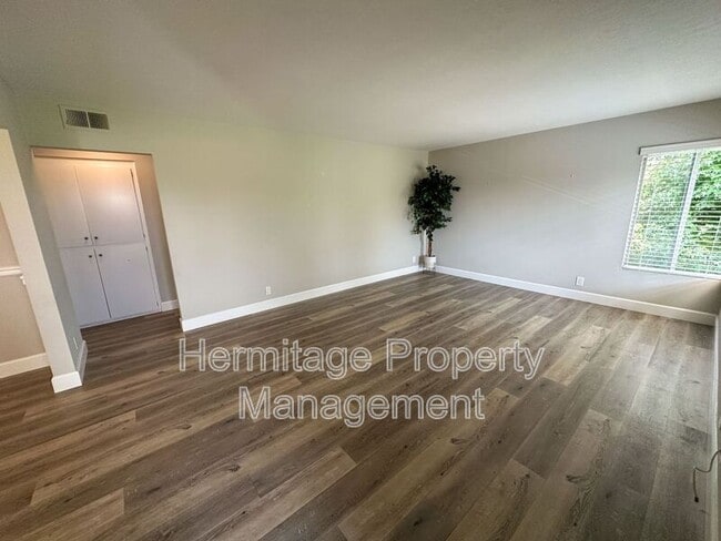 Building Photo - 23 Rockwood