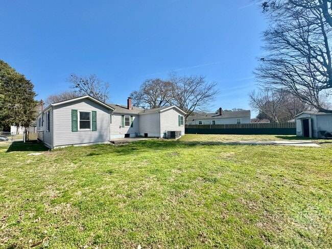 Building Photo - Beautifully Updated Ranch Home