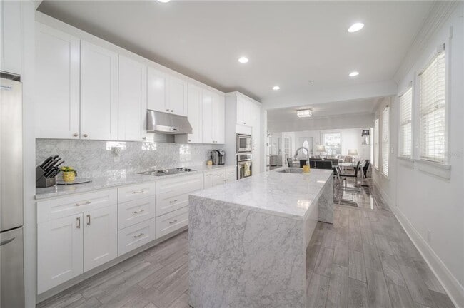 Building Photo - 2921 W El Prado Blvd