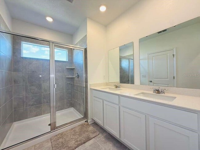 Building Photo - 2473 Skyline Lp