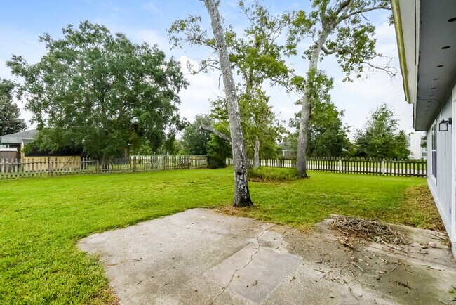 Building Photo - 3176 Chads Ct