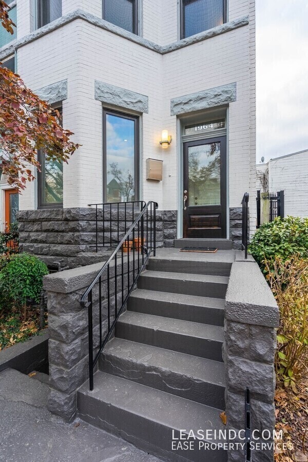 Building Photo - 1964 2nd St NW