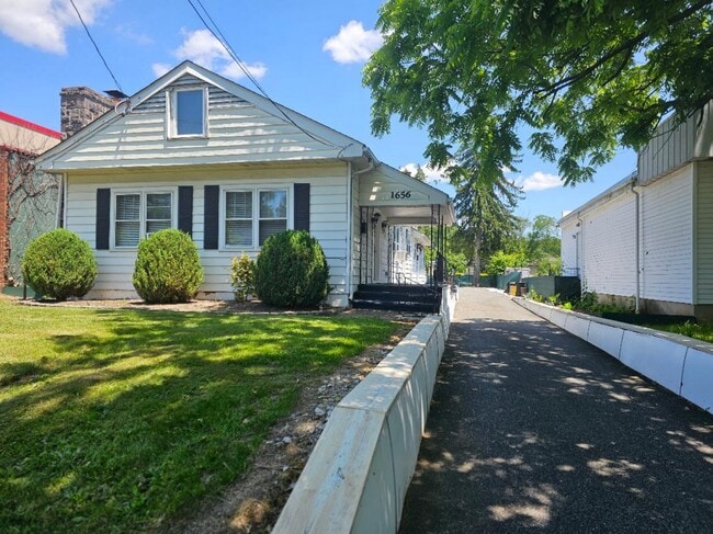 Building Photo - 1656 Pennington Rd