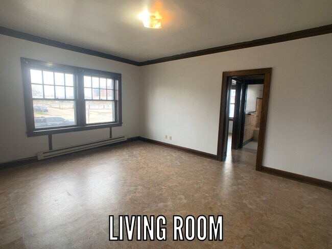 Building Photo - 210-102 Walnut-