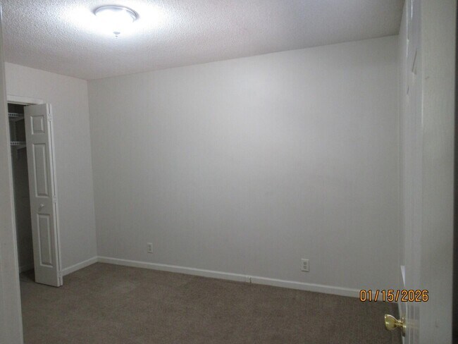 Building Photo - 174 Gertrude Dr