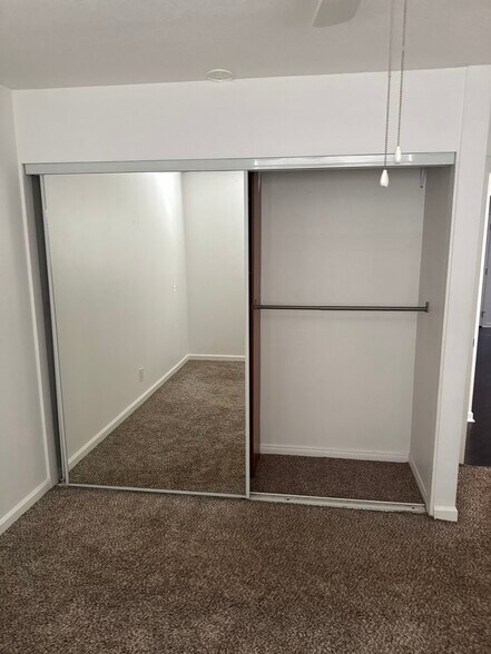 Building Photo - 264 Rosebay Dr