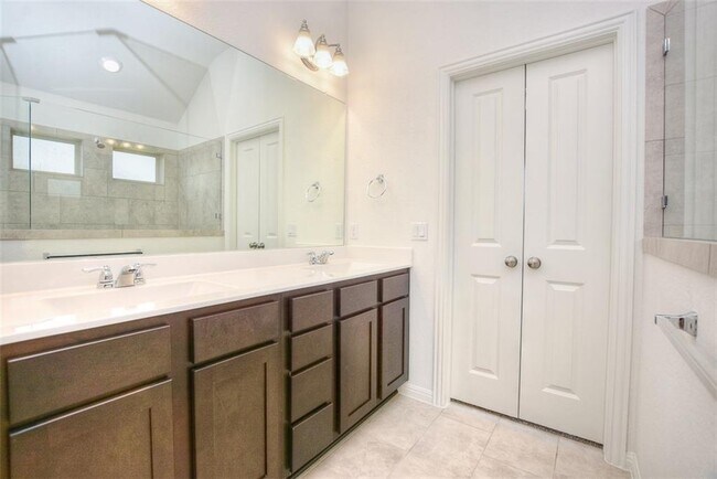 Building Photo - 1449 Morning View Rd