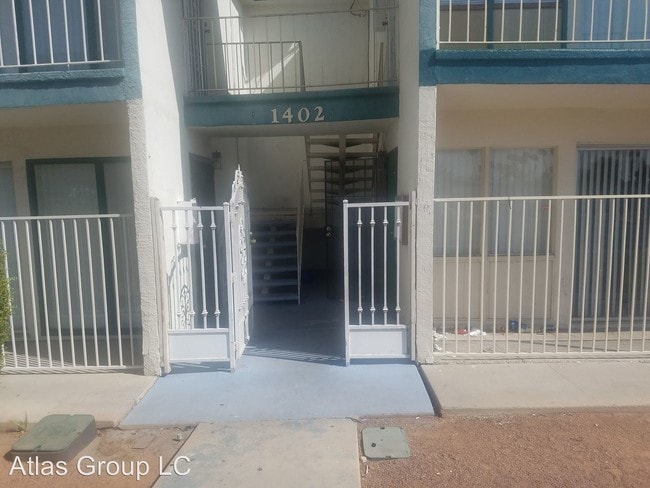 Primary Photo - 1402 E Desert Inn Rd