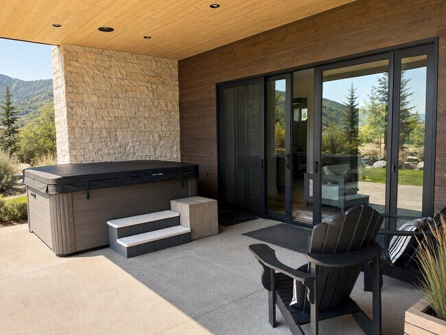 Building Photo - 13265 N Deer Canyon Dr