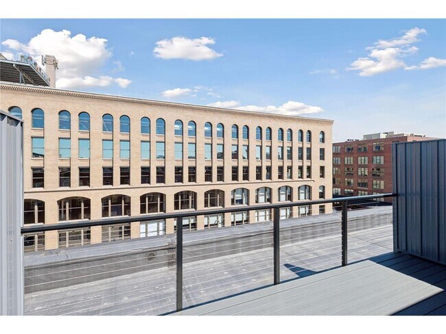 Building Photo - 801 N Washington Ave