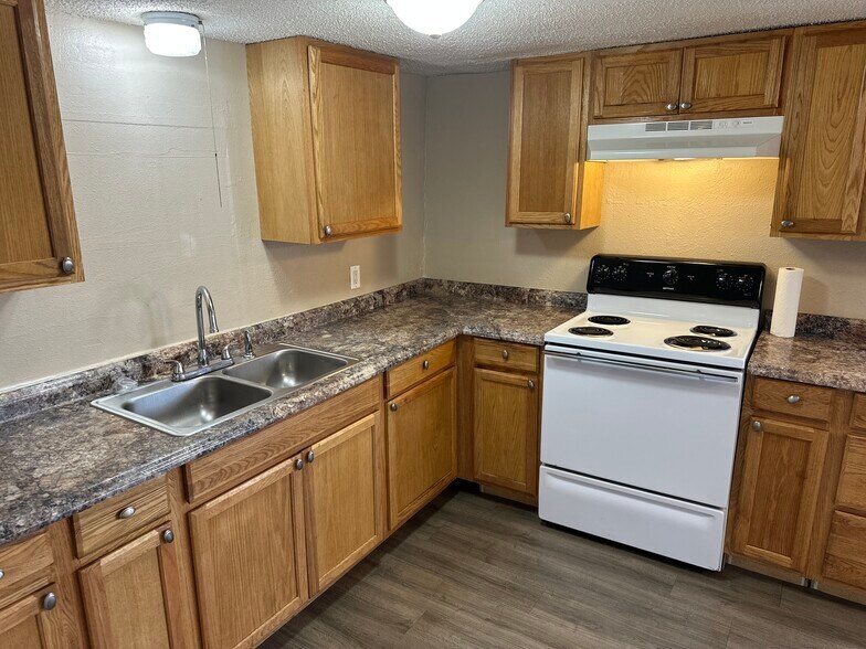 Building Photo - 224 C St