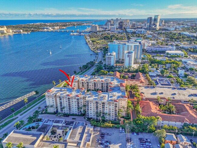 Building Photo - 1801 N Flagler Dr