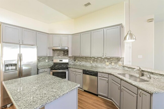 Building Photo - 28702 Hidden Cove Dr