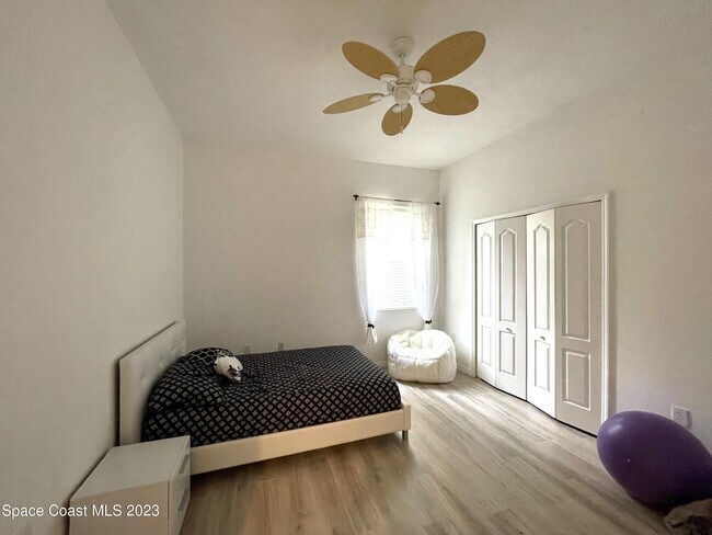 Building Photo - 1896 Windbrook Dr