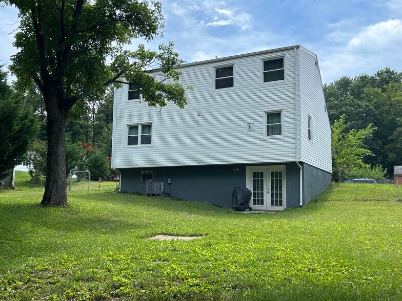 Building Photo - 13714 Mayfair Ct