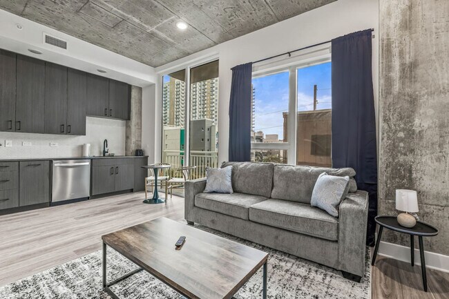 Building Photo - 617 N 12th St