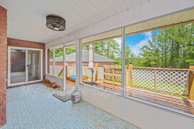 Building Photo - 618 Territory Ln