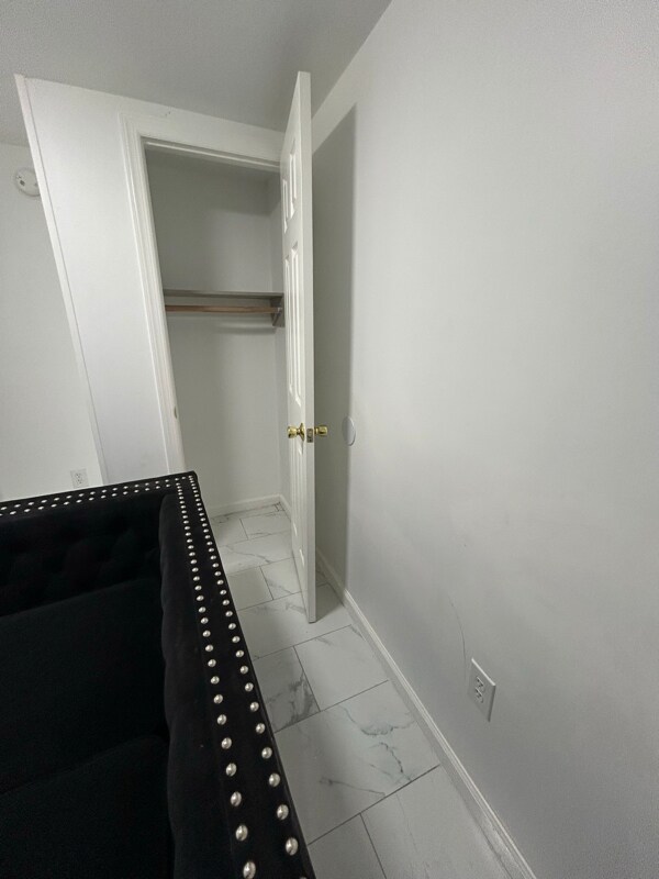 Building Photo - 94 Eaton Pl