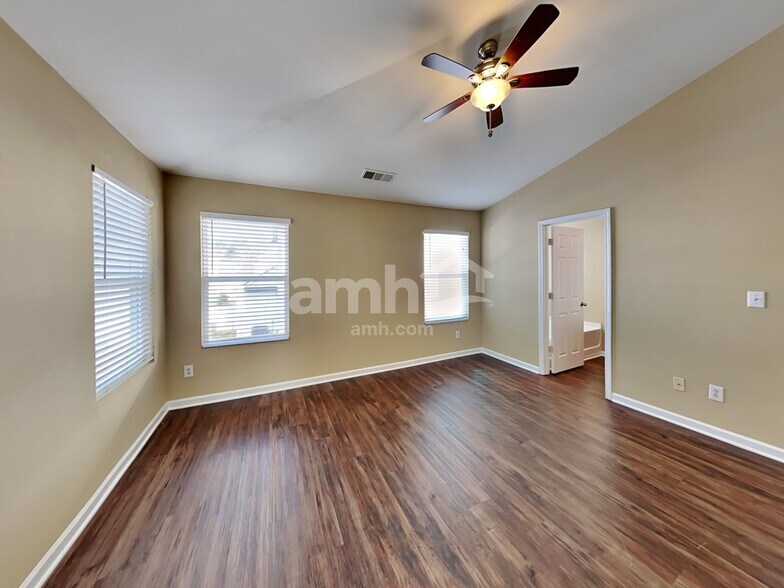 Building Photo - 3939 Cutler Donahoe Way