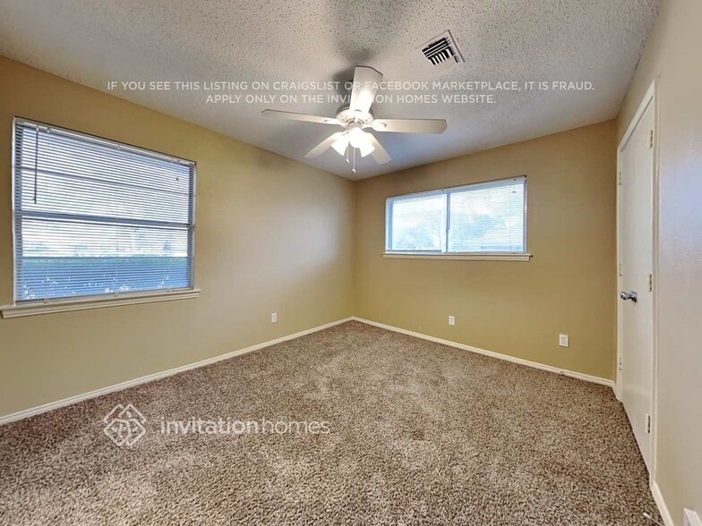 Building Photo - 150 Valleyglen Dr