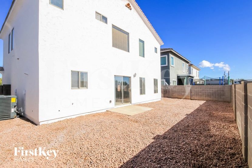 Building Photo - 7111 N 27th Ln