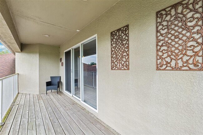 Building Photo - 13049 Thoroughbred Dr