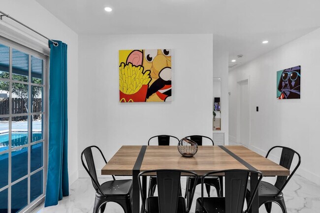 Building Photo - 7001 Coolidge St