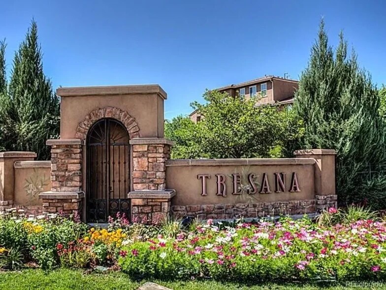Building Photo - 9398 Loggia St