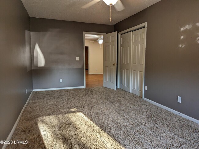 Building Photo - 611 Broad River Dr