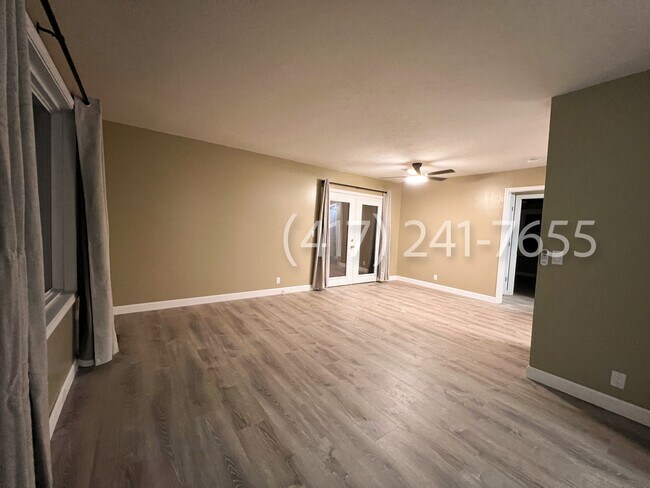 Building Photo - 3016 W Roxbury St