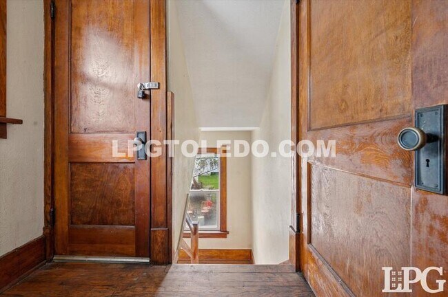 Building Photo - 2037 Alvin St