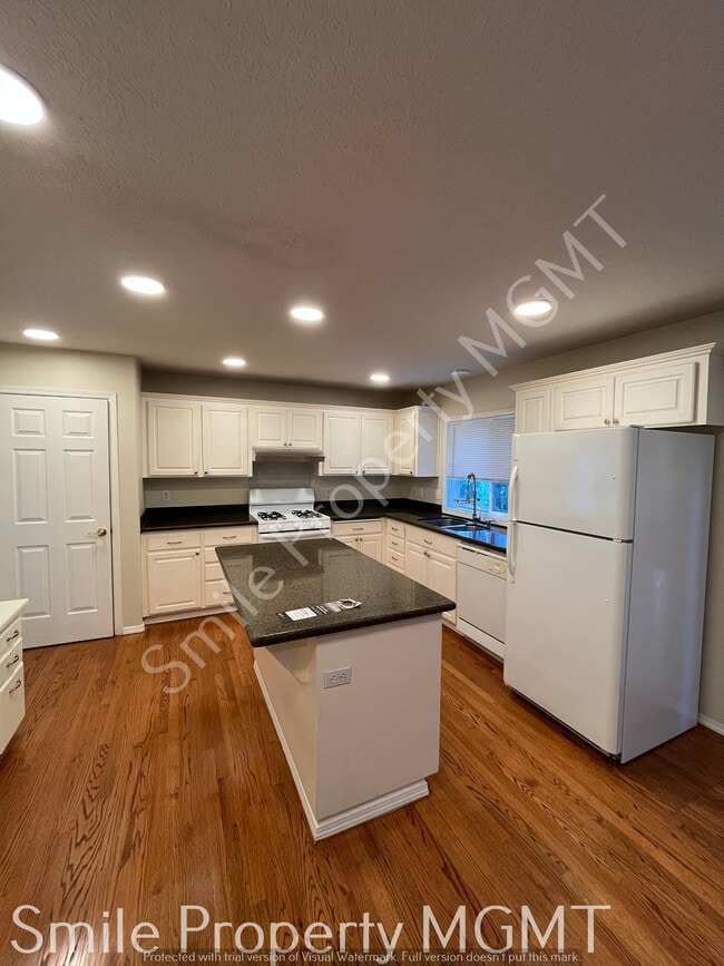 Building Photo - 6109 Summer Woods