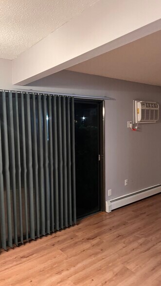 Building Photo - 924 Westbrooke Way