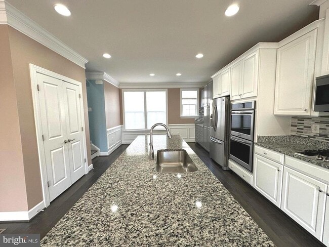 Building Photo - 3697 Ambrose Hills Rd